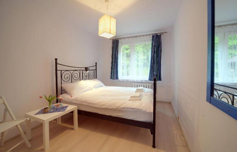 Trevilles Apartamenty - Granatowy シクラルスカ・ポレンバ エクステリア 写真